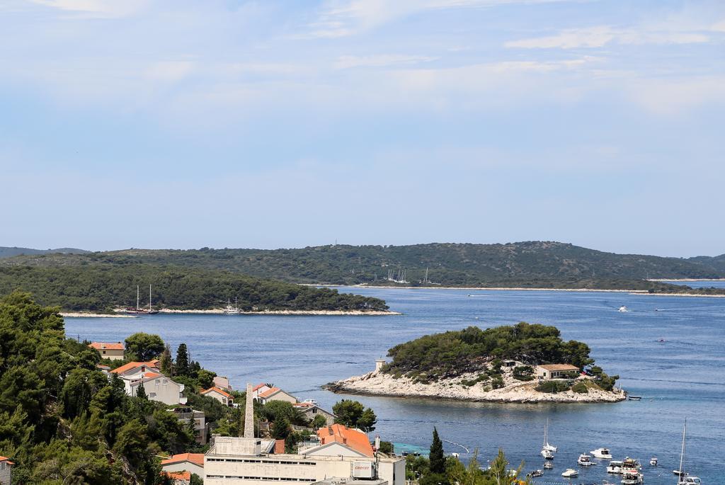 Apartments Divkovic Hvar Town Bagian luar foto